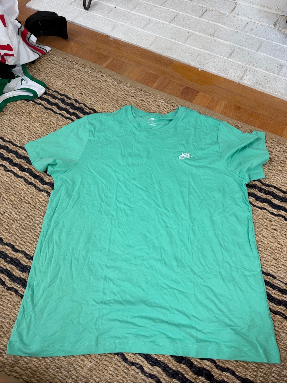 Nike Men’s Mint Green Short Sleeve Tee